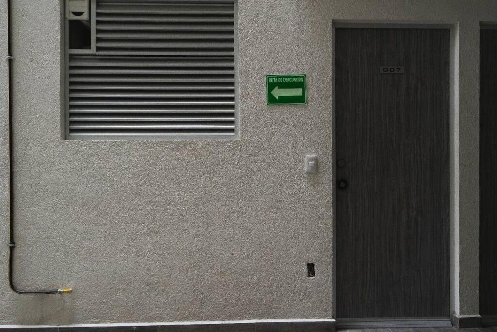 Casa A Una Calle Del Kiosko Morisco. Мехико Экстерьер фото